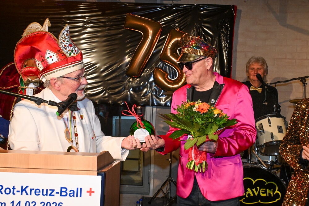 Der Elferrat beim Ball 2026 auf der Bühne